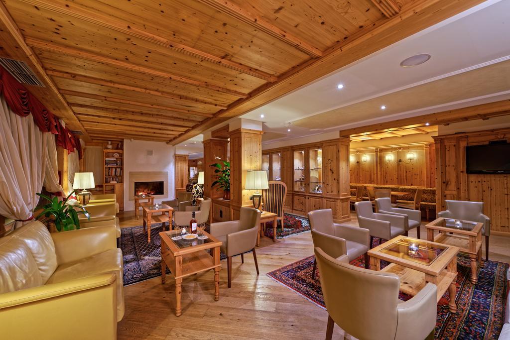 Boutique Hotel Diana 마돈나 디 캄필리오 외부 사진