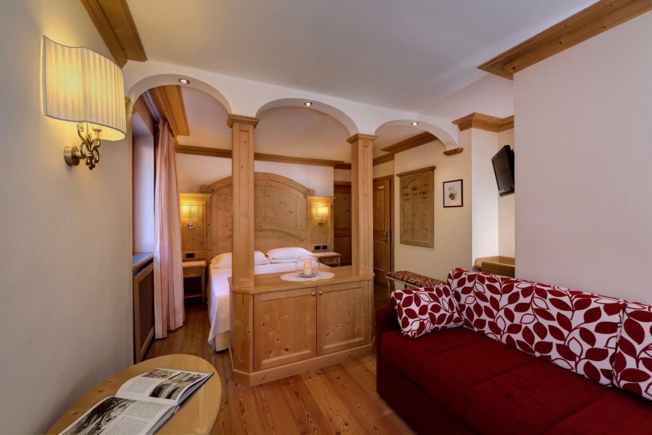 Boutique Hotel Diana 마돈나 디 캄필리오 외부 사진