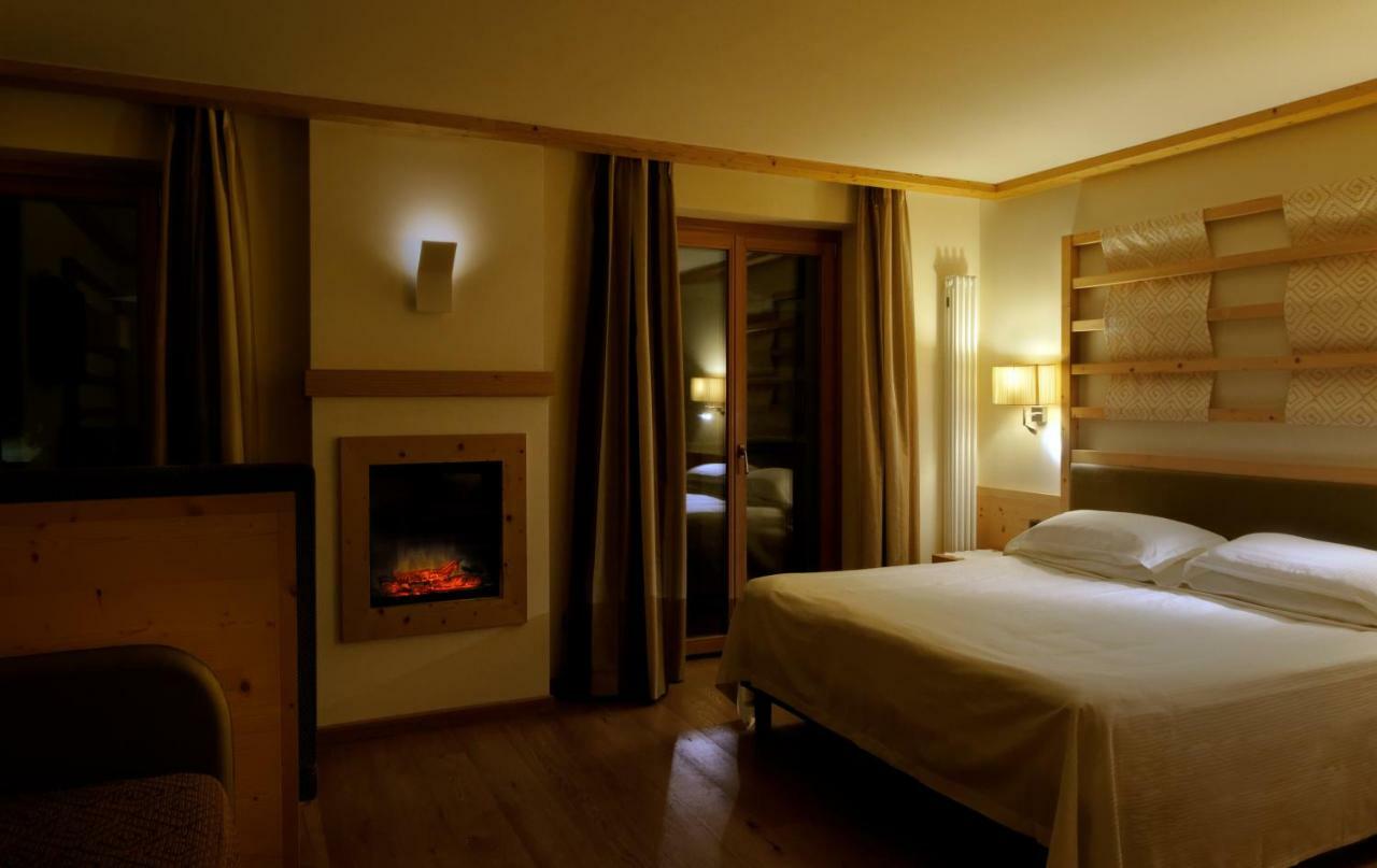 Boutique Hotel Diana 마돈나 디 캄필리오 외부 사진