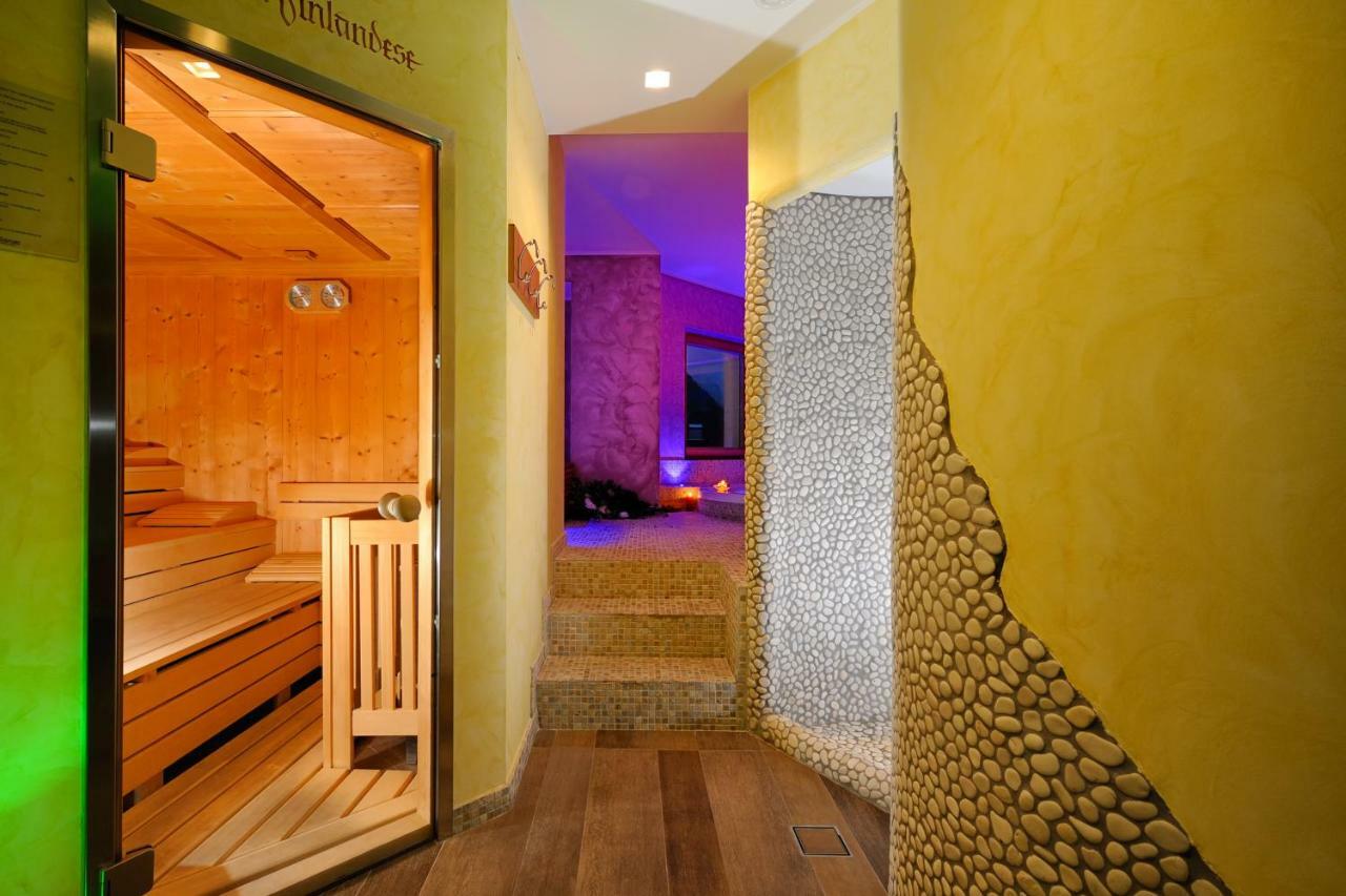 Boutique Hotel Diana 마돈나 디 캄필리오 외부 사진