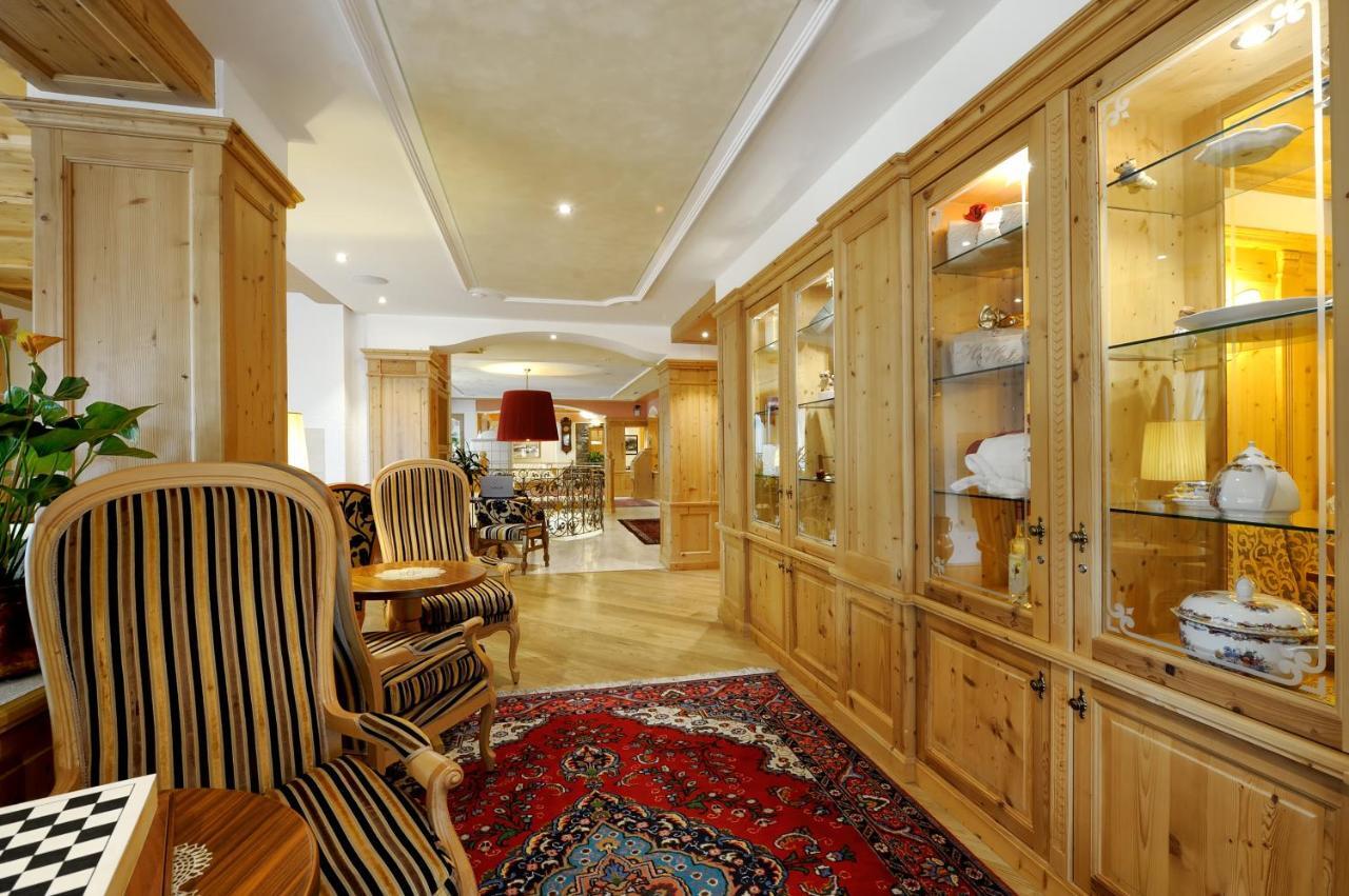 Boutique Hotel Diana 마돈나 디 캄필리오 외부 사진